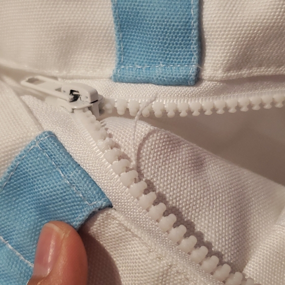 Egg Girl Tote - Picture 11 of 16